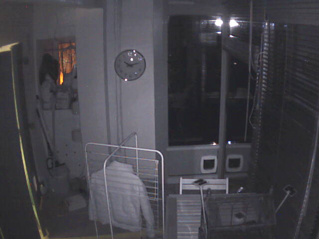 ./salon/espinette/webcam/0022BA686FF2(foscam_bouge)_0_20111105220843_485.jpg