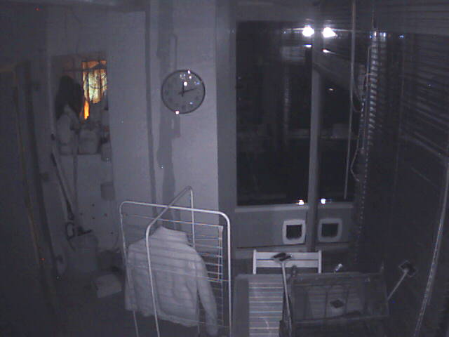 ./salon/espinette/webcam/0022BA686FF2(foscam_bouge)_0_20111106000841_487.jpg