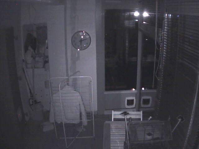 ./salon/espinette/webcam/0022BA686FF2(foscam_bouge)_0_20111106060837_493.jpg