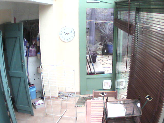 ./salon/espinette/webcam/0022BA686FF2(foscam_bouge)_0_20111106100834_497.jpg