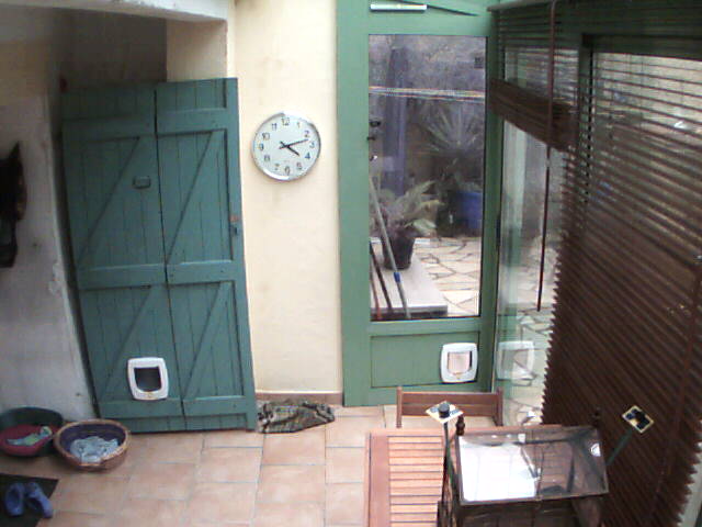 ./salon/espinette/webcam/0022BA686FF2(foscam_bouge)_0_20111106160831_503.jpg
