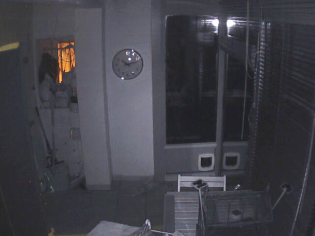./salon/espinette/webcam/0022BA686FF2(foscam_bouge)_0_20111106220828_509.jpg