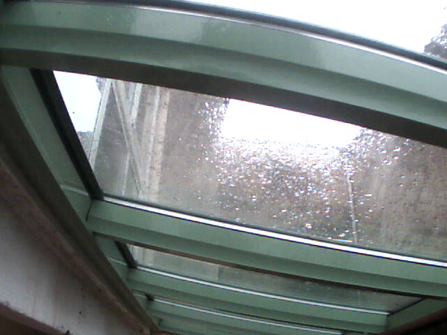 ./salon/espinette/webcam/0022BA686FF2(foscam_bouge)_0_20111108180039_0.jpg